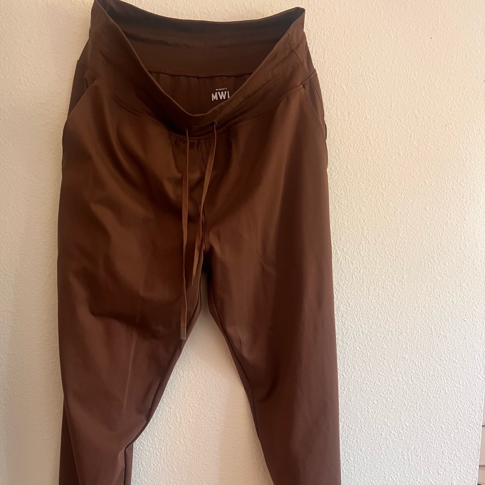 Madewell joggers size L. Brown. NWOT